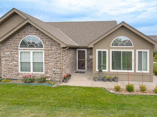 705 65th Ter, Gladstone, MO 64118