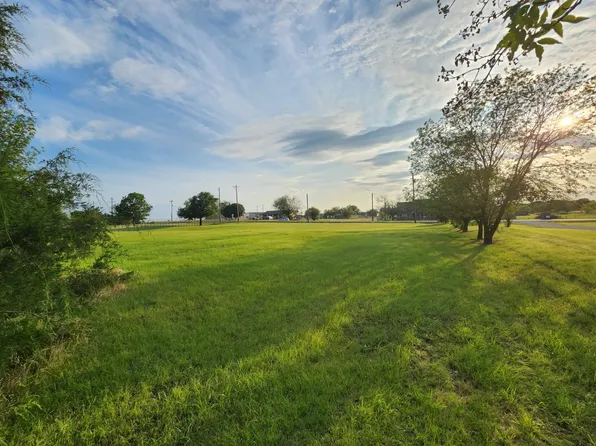 2166 Seaborn Rd, Ponder, TX 76259
