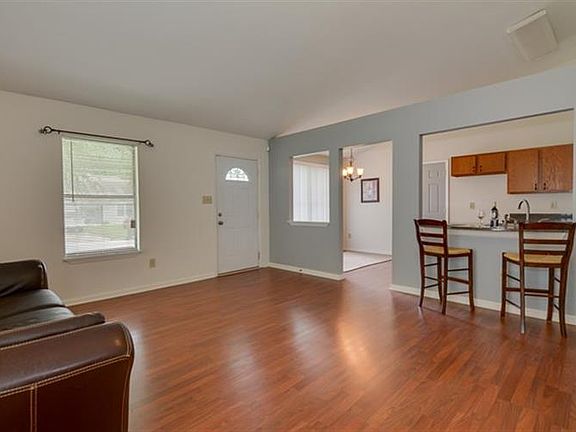 2nd image of 3656 Pebble Creek Dr