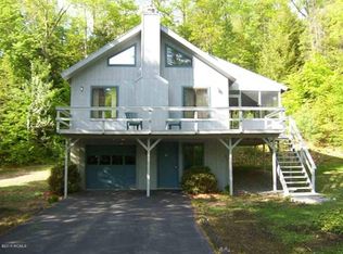 91 Park Ln, Chestertown, NY 12817