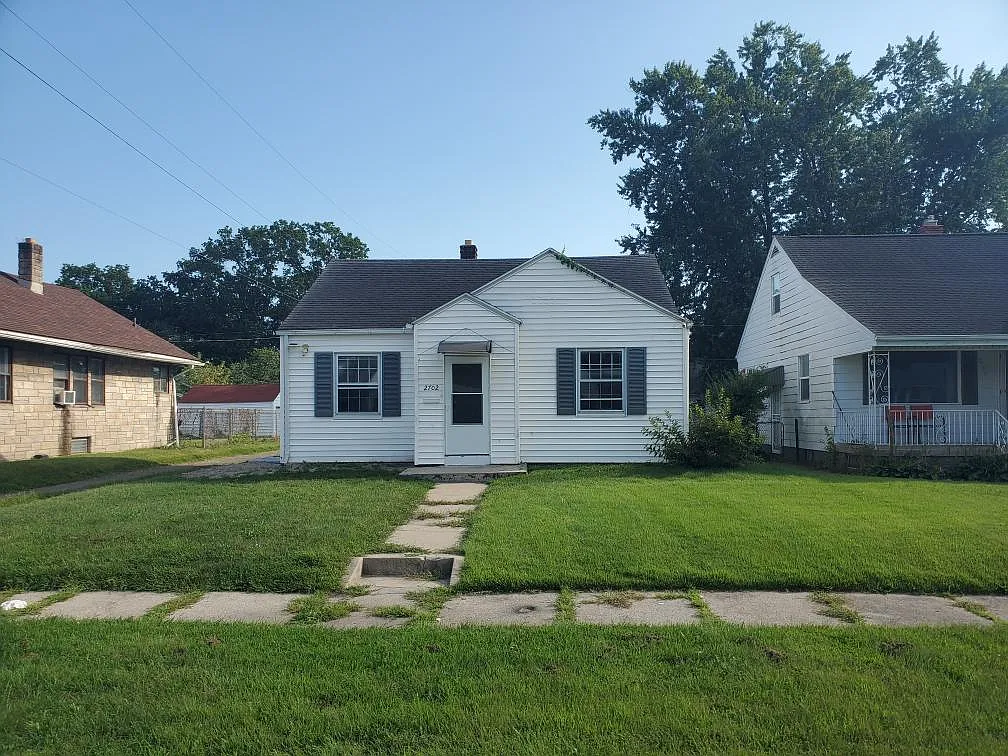2702 Prast Blvd - 1 — Photo 2
