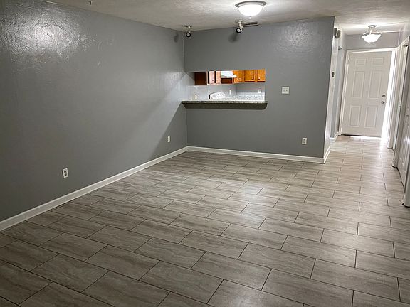 4th image of 2134 Corinne St APT A