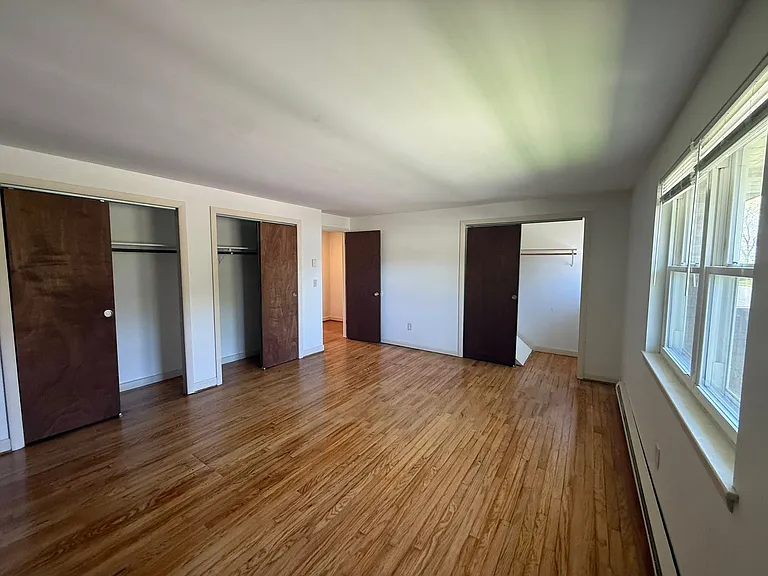 666 Middle Tpke E — Photo 7