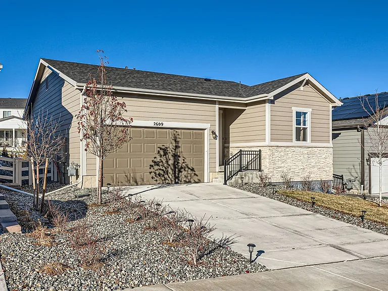 2609 Villageview Ln — Photo 1