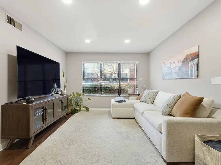 925 Washington St #102 — Photo 7