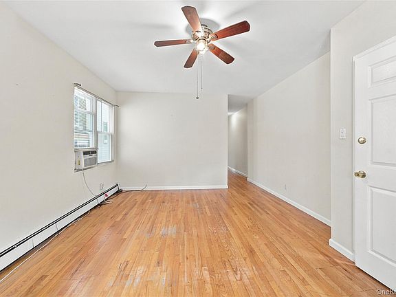 3rd image of 1563 Haight Avenue