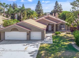 10401 Walnut Creek Ct, Bakersfield, CA 93311