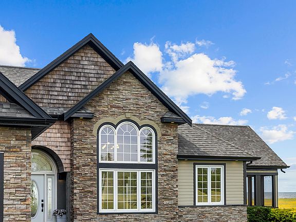 2nd image of 3 Stacy Ln
