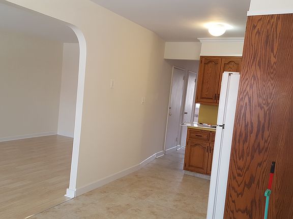 5th image of 1846 E 52nd St