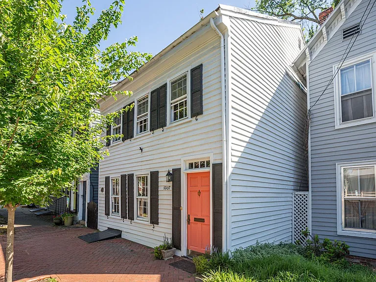 1307 Caroline St — Photo 36