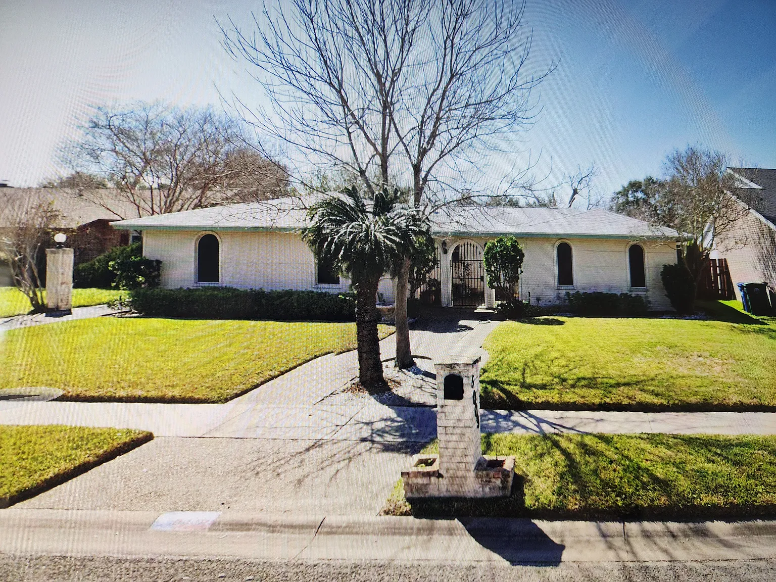4 bed, 2361 sqft, $2,495 — Photo 1