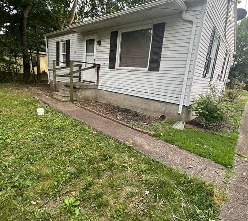 1st image of 833 Independence Ave