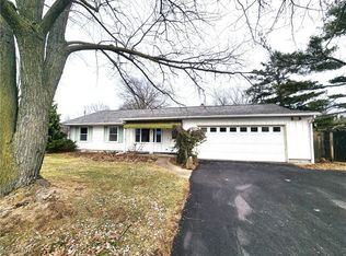415 N Leavitt Rd, Amherst, OH 44001