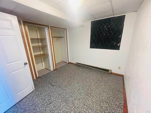 4th image of 305 Main St