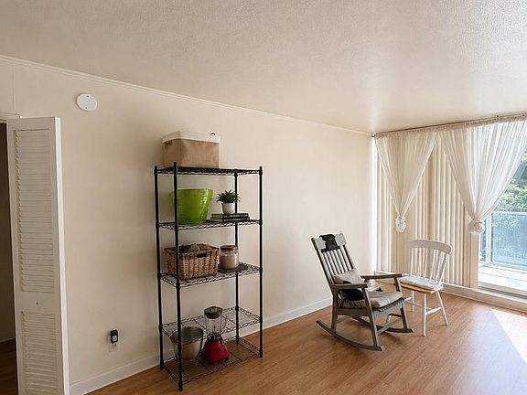 5th image of 3900 Ford Rd APT 3G