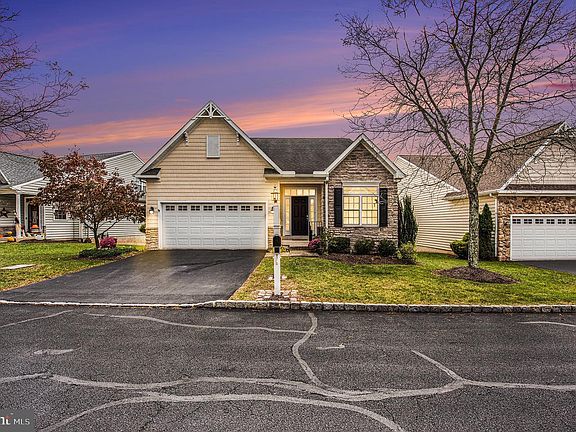 2nd image of 4388 Buttercup Cir