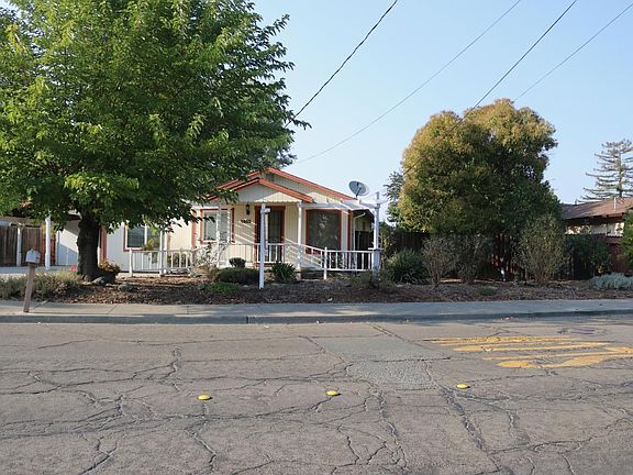 3rd image of 1655 Jennings Avenue