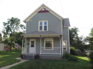 715 Washington St, Decorah, IA 52101