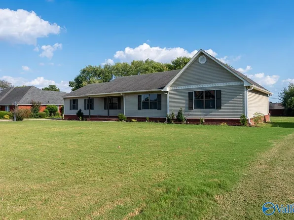 15424 Clodessa Dr, Athens, AL 35611