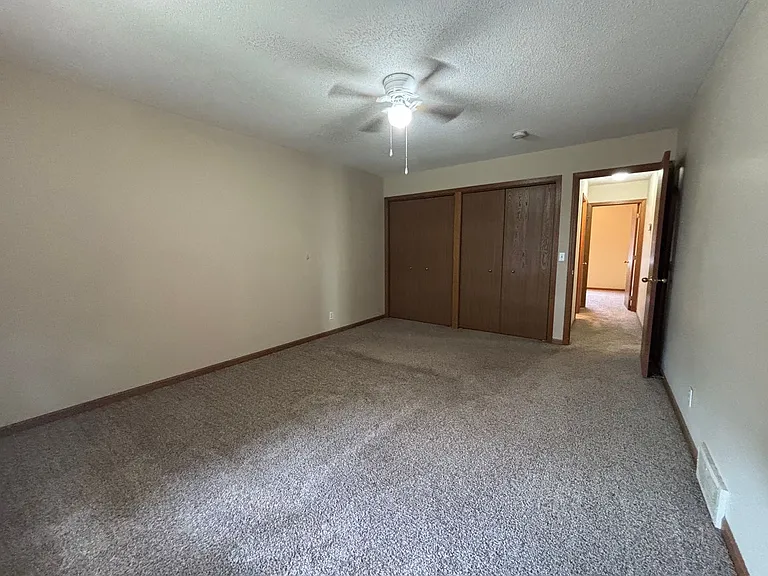 2135 S 46th Ave — Photo 9
