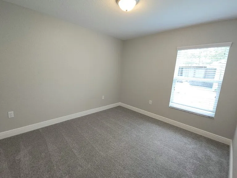 16318 SW 17th Ave — Photo 12