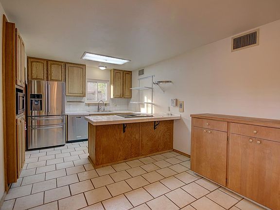 5th image of 2762 S Olivia Ave