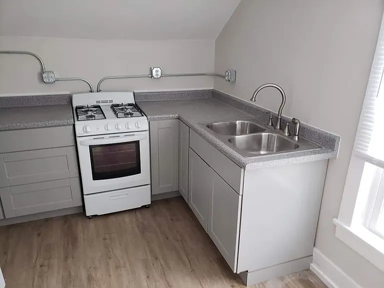 707 W Stoughton St #1/2 — Photo 12