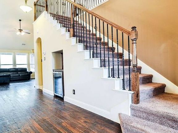 2nd image of 2109 Timothy Dr