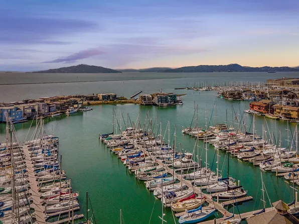 59 Marina Lakes Dr, Richmond, CA 94804
