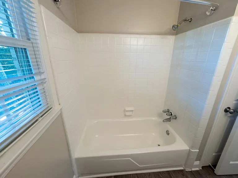 Bluestone Manor Apartment Homes — Photo 9