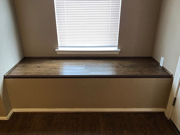 3rd image of 3703 Choctaw Dr #B