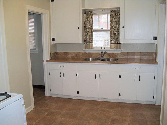2nd image of 10 Burlington Ave #12