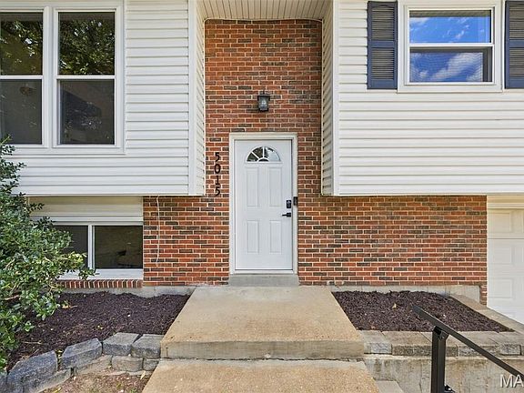 5th image of 5015 Country Ridge Dr