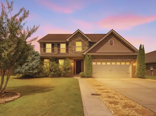 3011 Magnolia Leaf Cir SE, Owens Cross Roads, AL 35763