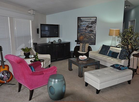 vaulted ceilings open the living area even more