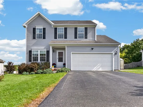 108 Burning Hollow Dr, Chittenango, NY 13037