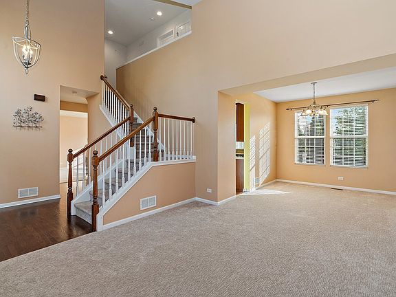 4th image of 2393 Woodside Dr