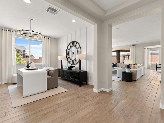 5th image of 2625 Seaforth Cir NE