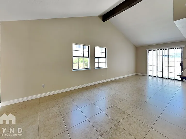 609 Spyglass Ln — Photo 2