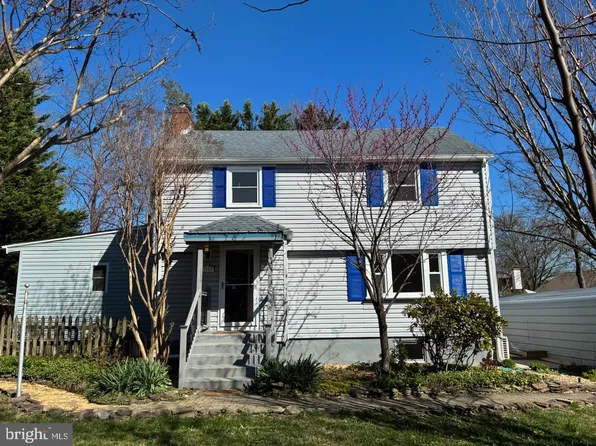2753 Woodlawn Ave, Falls Church, VA 22042
