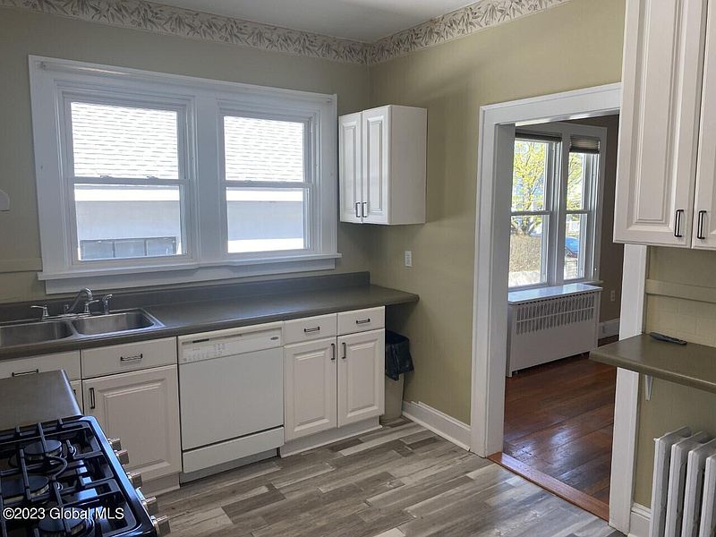 4th image of 433 7th Avenue