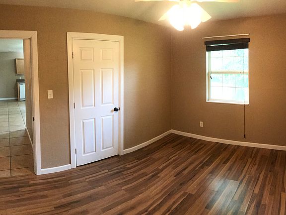 4th image of 536 Vincent Park Dr