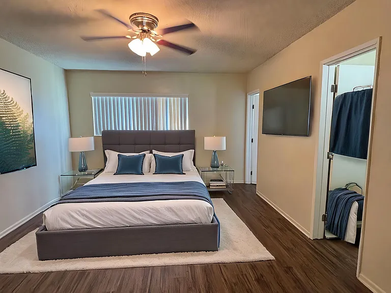 915 S Citron St #4 — Photo 10