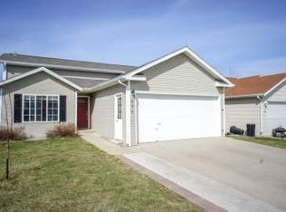 972 Sheyenne Park Pl, West Fargo, ND 58078