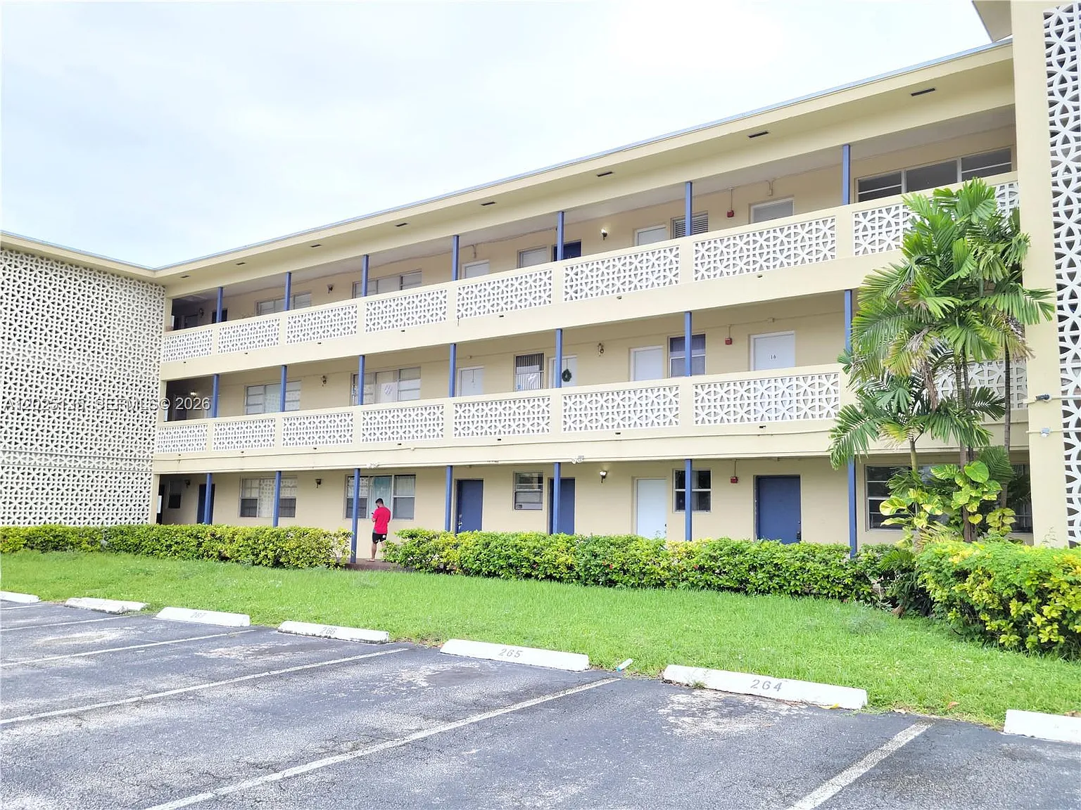 Sans Souci Condo — Photo 1
