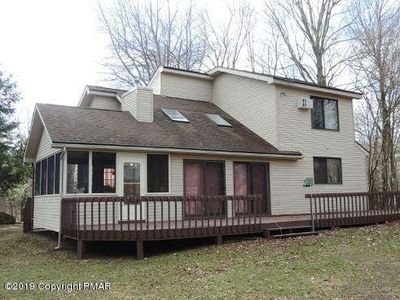 Lake Ct, Clifton, PA, 18424