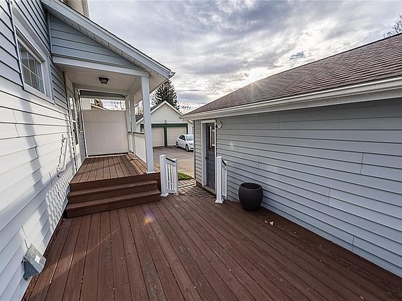 5th image of 221 S Nickel Plate Ave