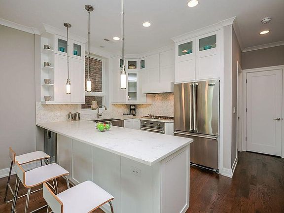2nd image of 1855 N Winnebago Ave APT 2