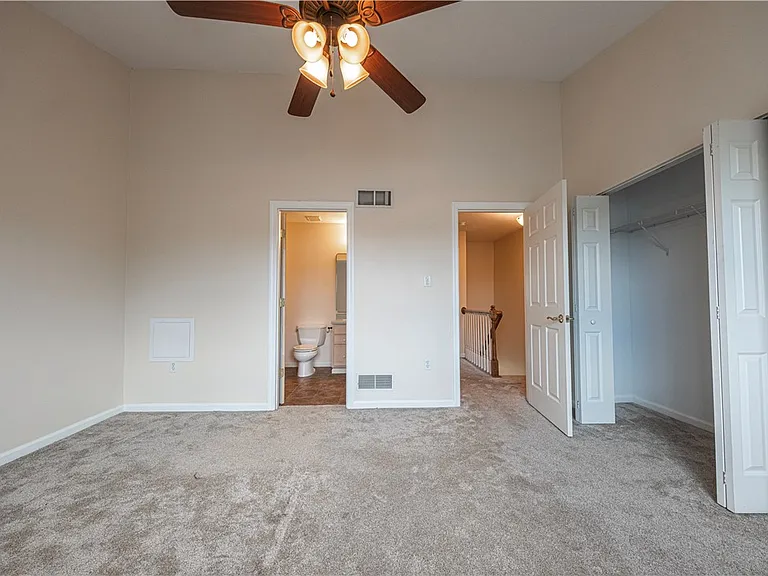 222 Castle Creek Dr — Photo 10