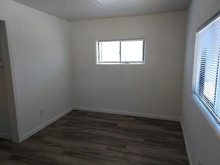 228 Vermont St NE — Photo 6